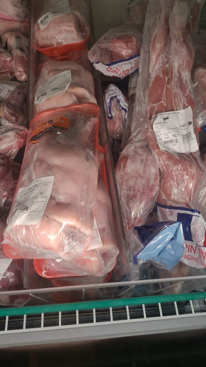 Viande de lapin fraîche .