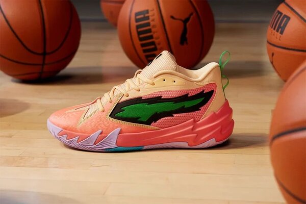Chaussures de basket vives Puma