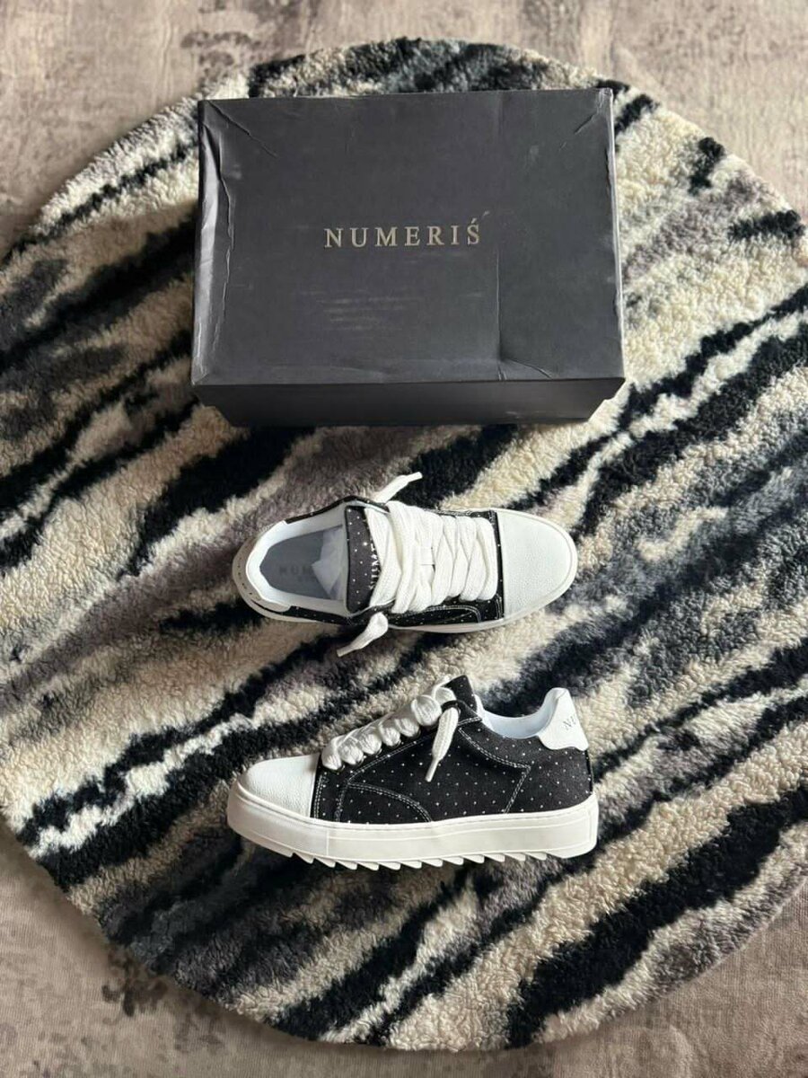 NUMERIS Femme - Noir et Blanc