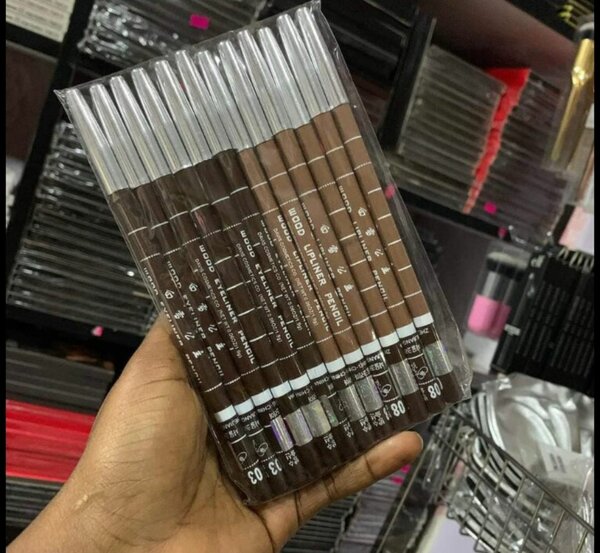 Crayons à sourcils marron