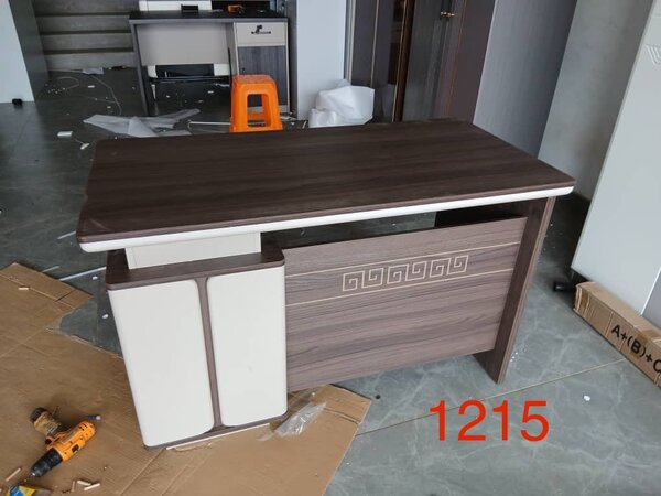 Bureau en bois moderne
