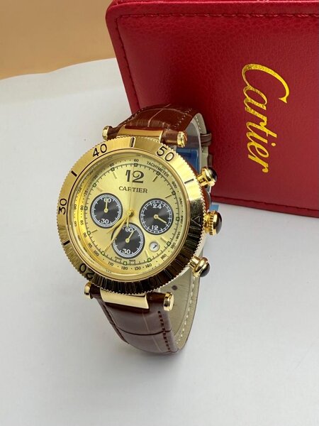 Montre Cartier classique luxe