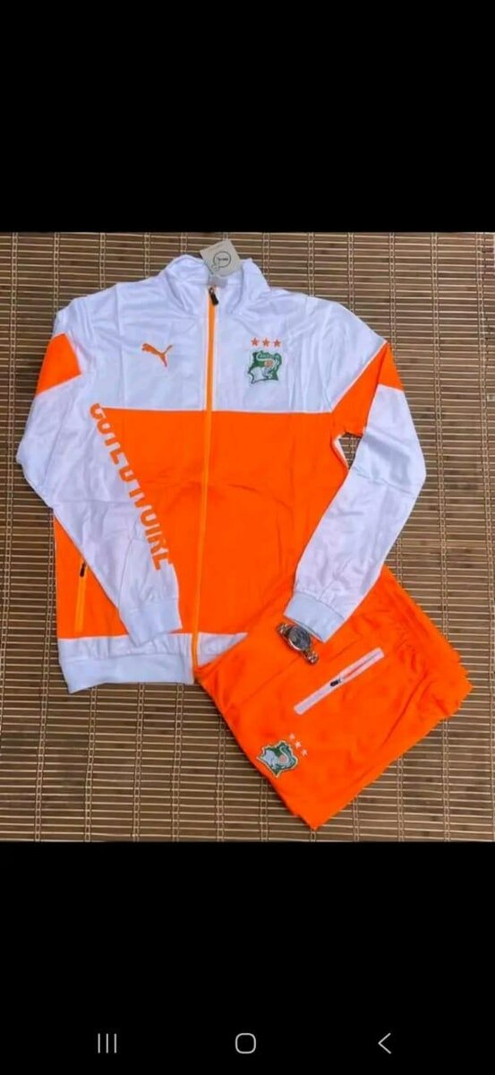 Ensemble de survêtement sportif