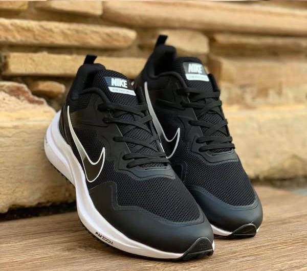 NIKE ZOOM