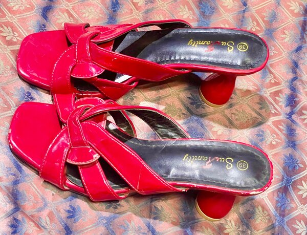 Mules rouges élégantes