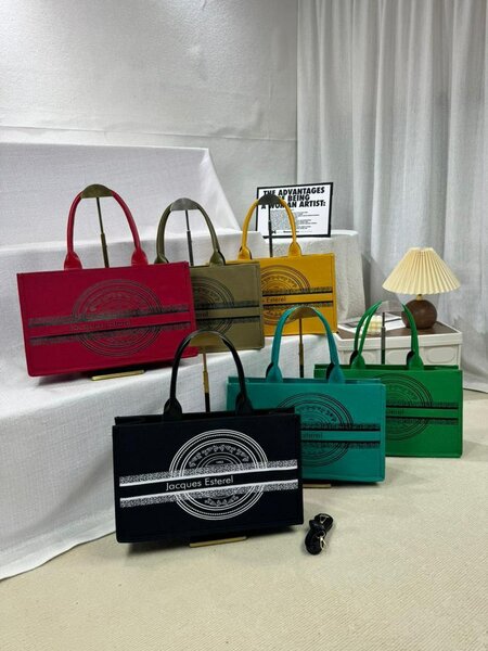 Sac à main élégant Jacques Esterel