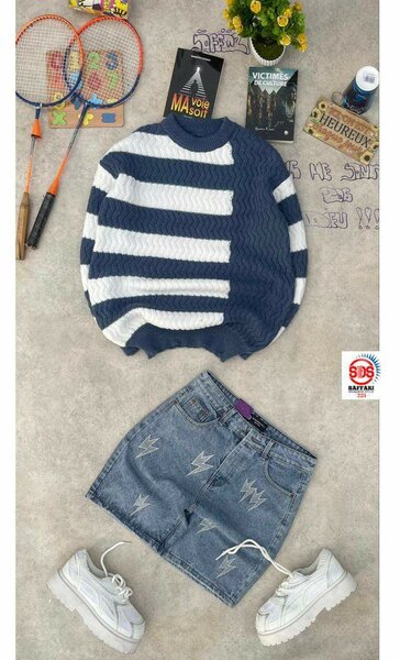 Pull rayé bleu et blanc