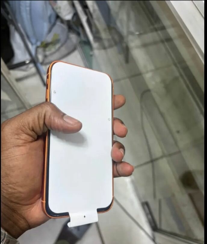 Téléphone portable orange 128 Go