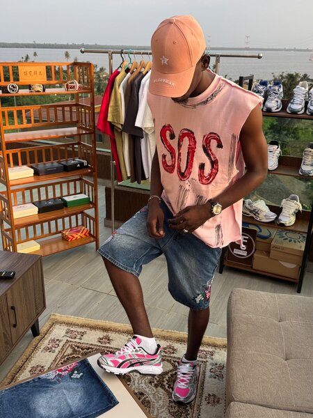 Shorts en jean avec broderie fleurie