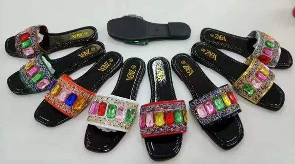 Sandales à strass colorées