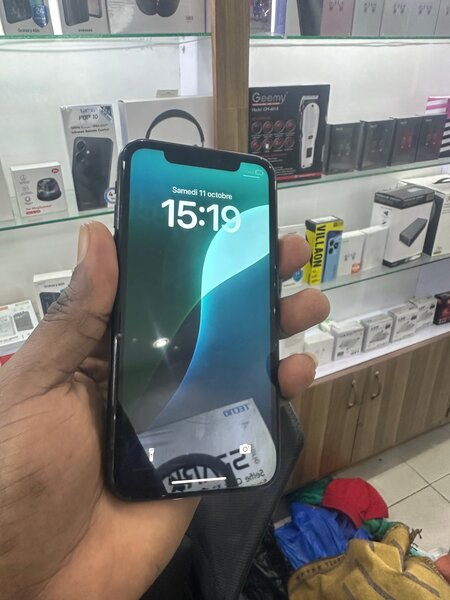 iPhone XR 64GB Noir