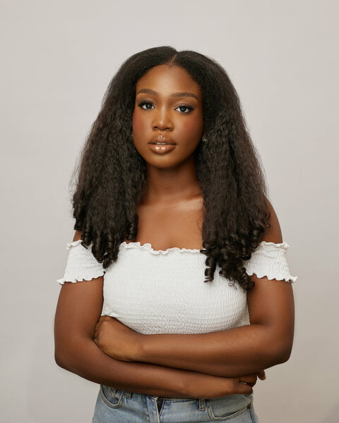 Perruque bouclée longue