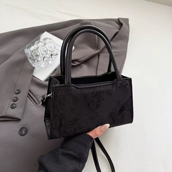 Sac à main ( ya Taches dessus)