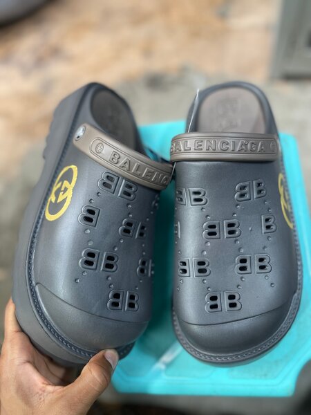 Chaussures Balenciaga BB en caoutchouc noir