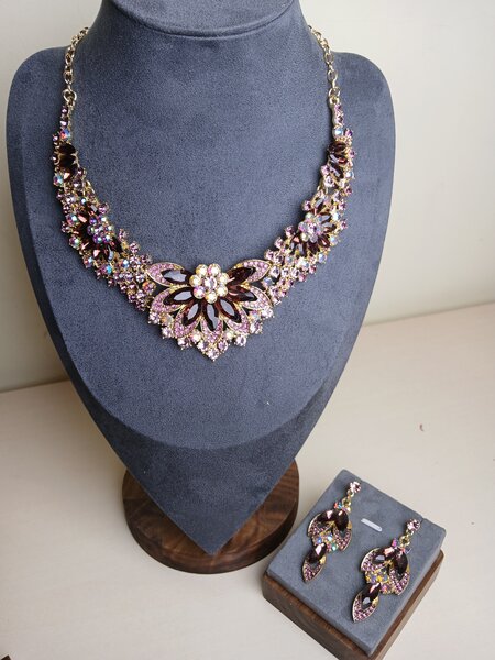 Colliers et boucles doreilles