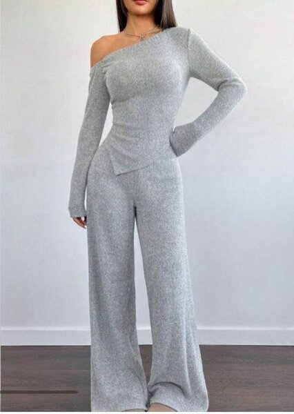 Combinaison élégante asymétrique