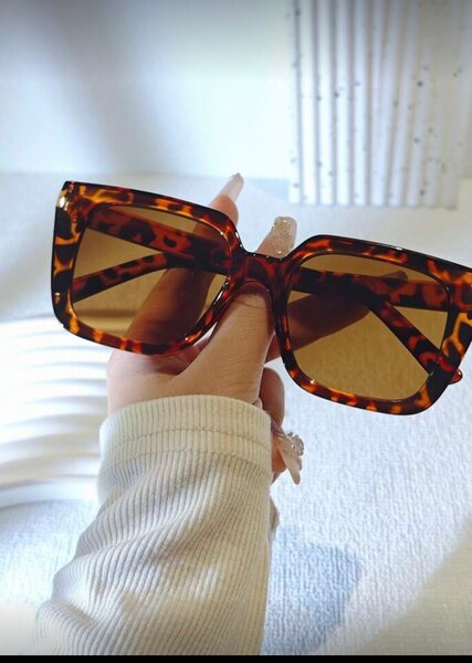 Lunettes de soleil carrées mode