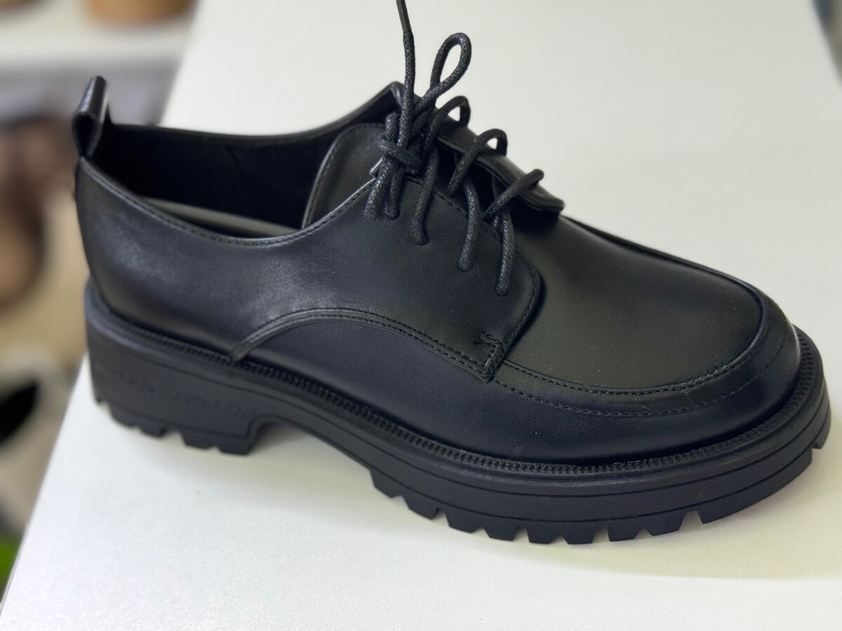 ботинки, кроссовки