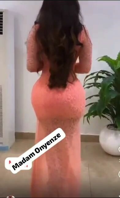 Robe longue en dentelle élégante