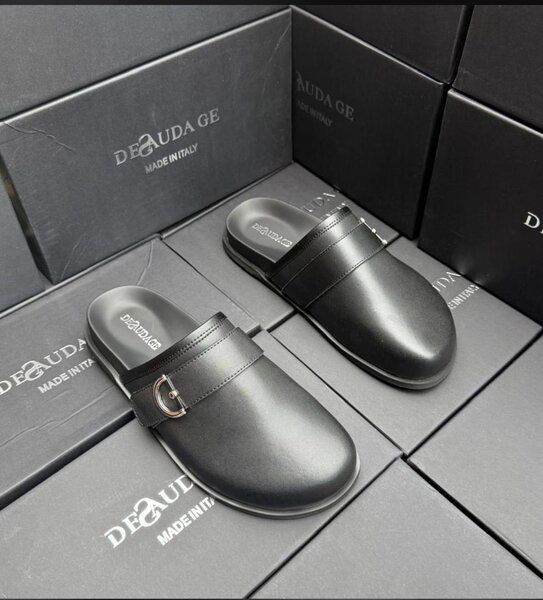 Mules noires en cuir pour homme