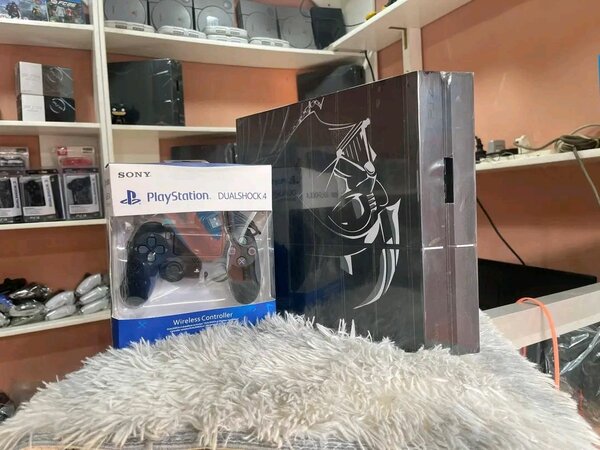 Console PS4 Édition Limitée