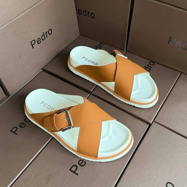 Sandales plates Pedro élégantes