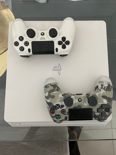 Console PlayStation 4 blanche
