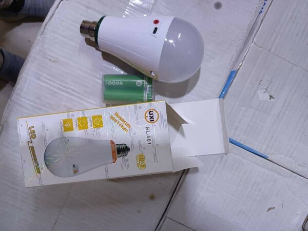 Ampoule LED rechargeable