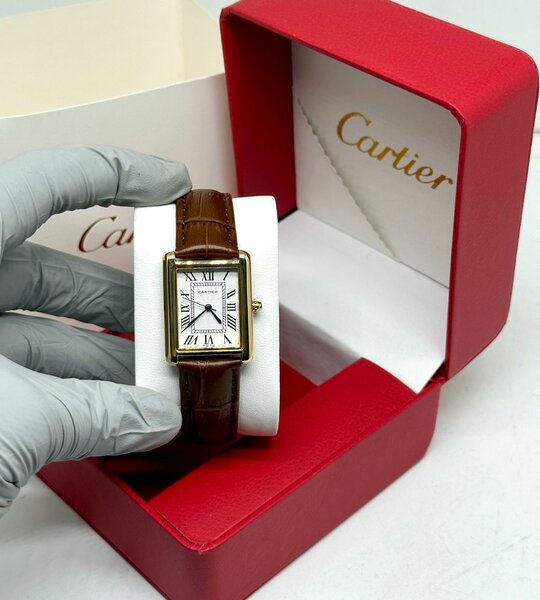 Montre élégante Cartier
