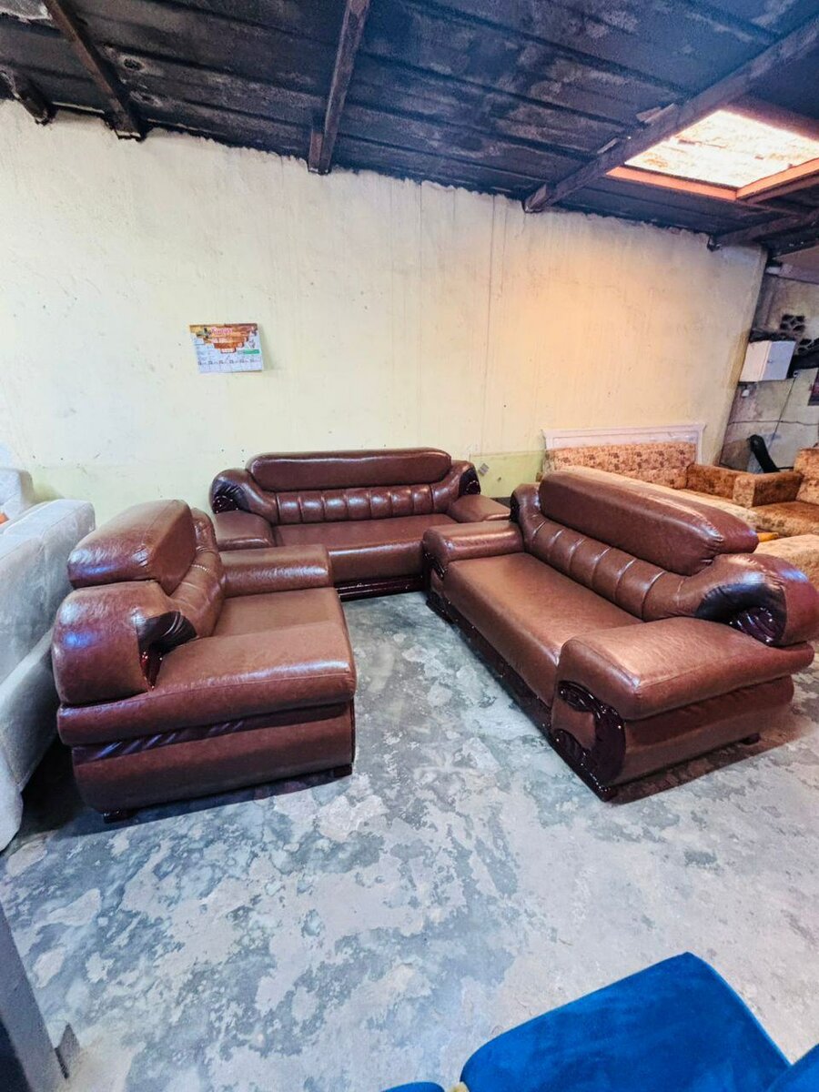 Canapé en cuir et en velours