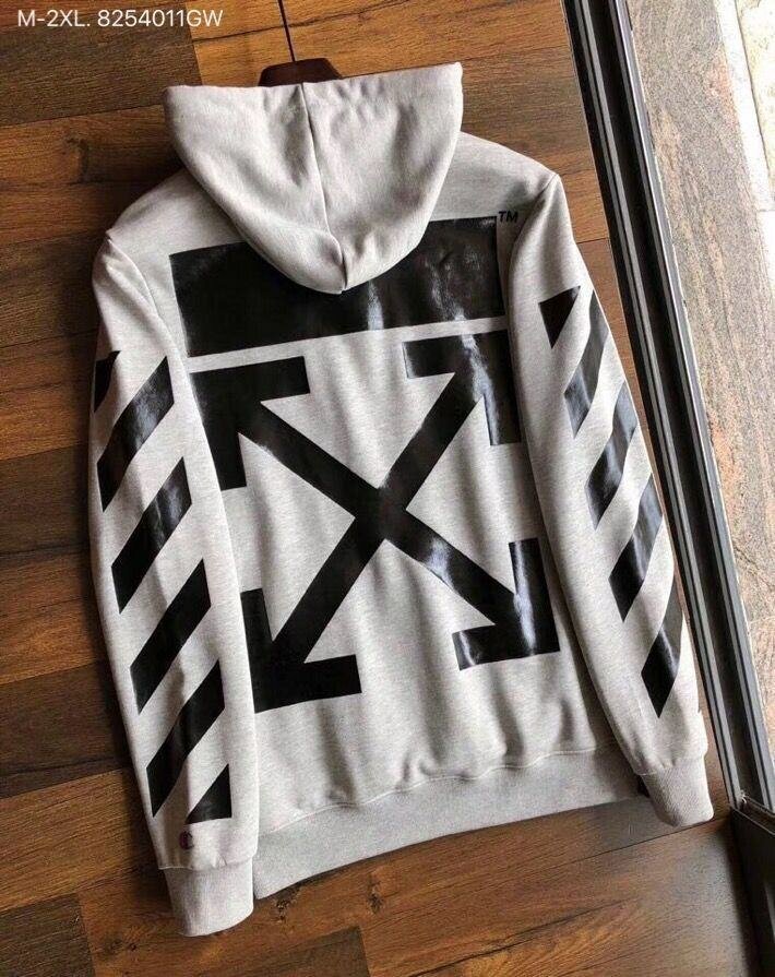 Sweat à capuche graphique moderne