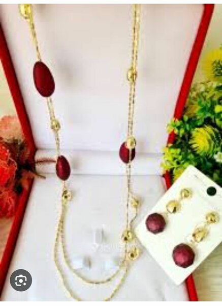 Ensemble Collier et Boucles d'Oreilles Rouge et Or