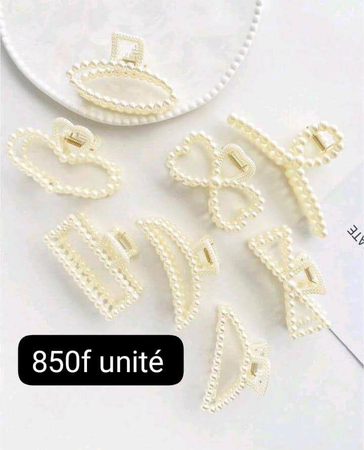 Pinces à cheveux perlées élégantes