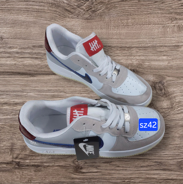 Nike trainers size 42