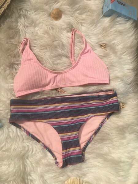 Ensemble lingerie rose/à rayures