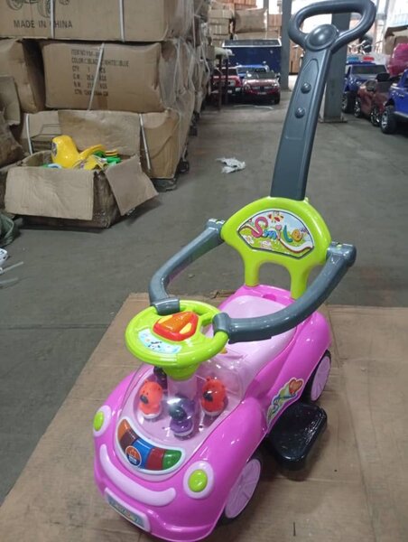 Voiture jouet enfant avec poignée