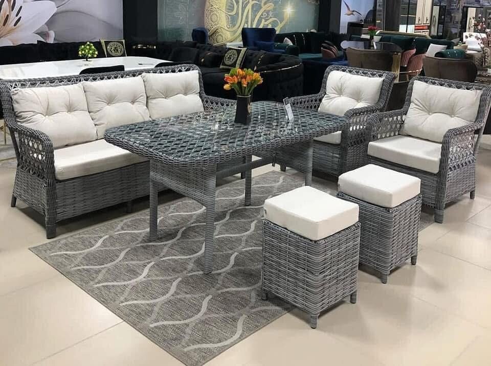 Ensemble de salle à manger en rotin