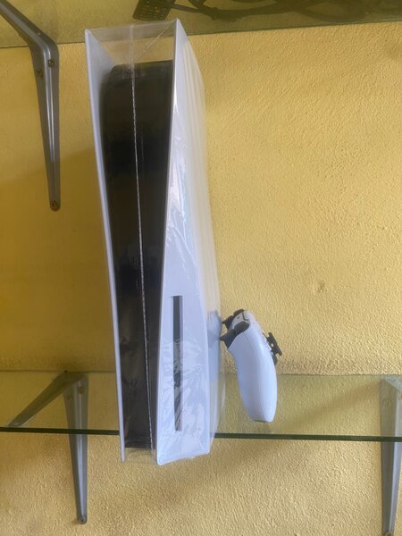 Console PlayStation 5 avec manette