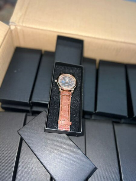 Montre femme luxe en cuir