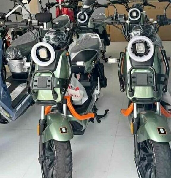 Moto électrique verte - Moderne et Écologique