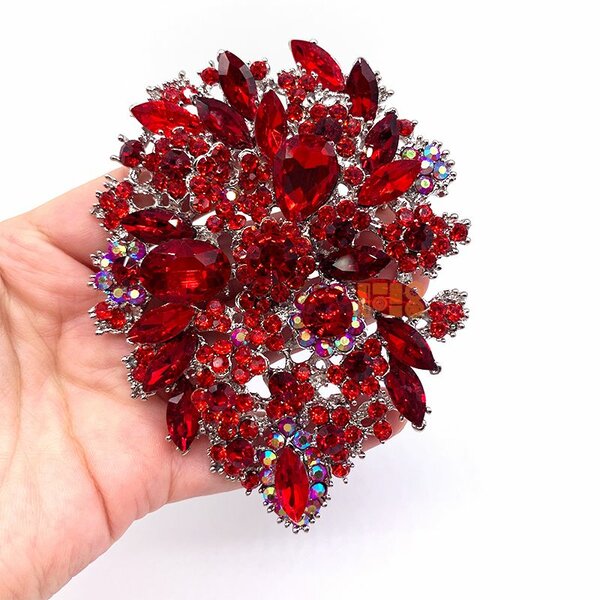 Elegant red brooch