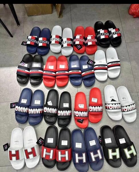 Claquettes de bain confortables