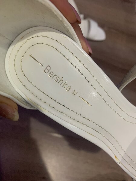 Босоножки от Bershka.