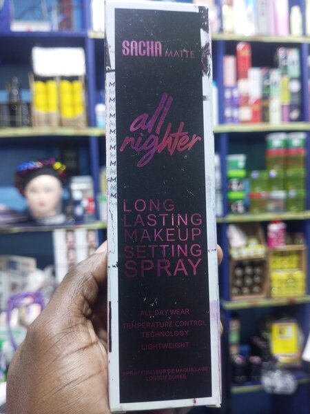 Spray fixateur maquillage mat