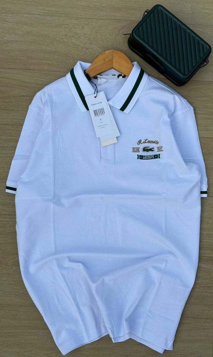 Polo en tricot rayé tendance