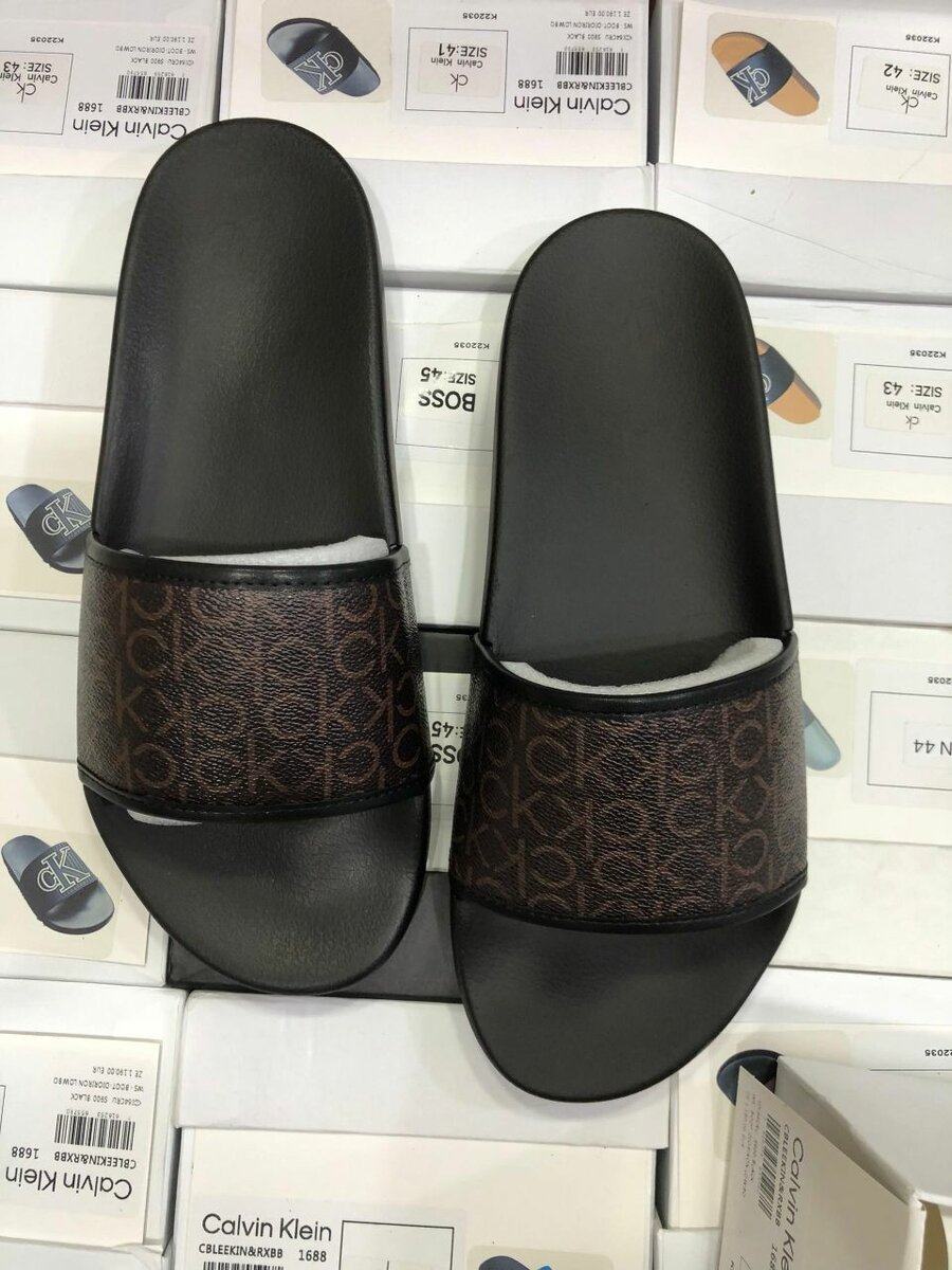 Tongs élégants pour l'été