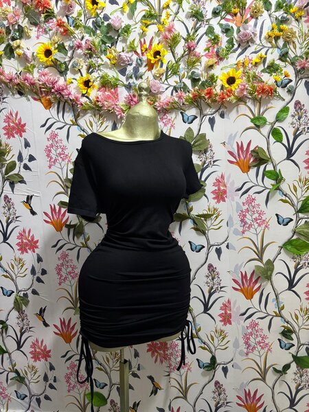 Robe noire moulante élégante