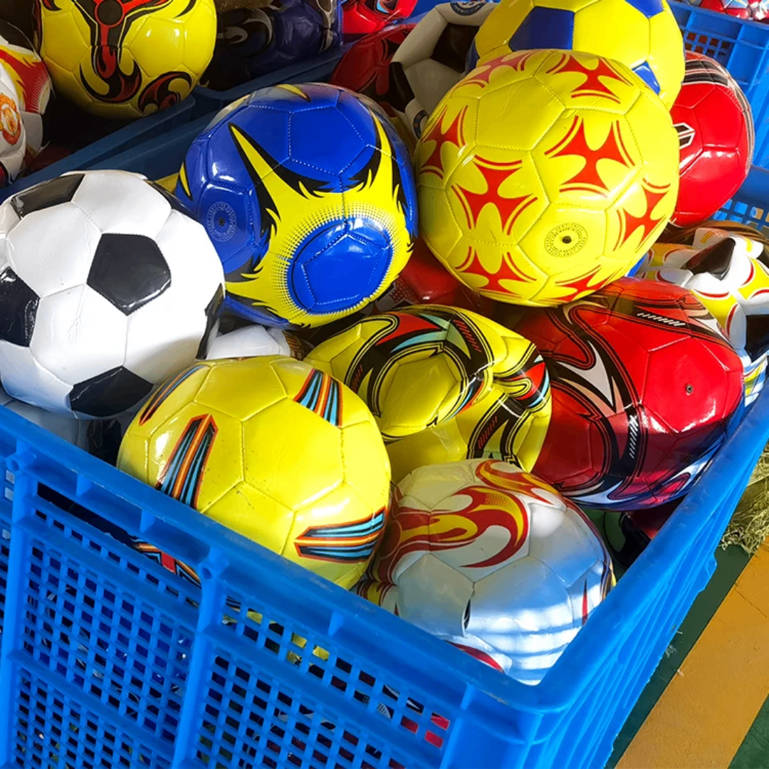 Ballons de football colorés