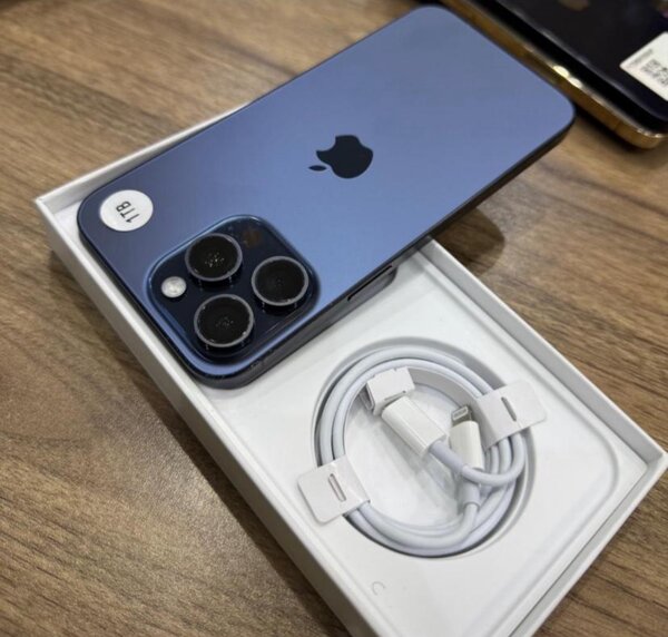 iPhone 15 Pro Max 1TB bh 96 physical sim unlock