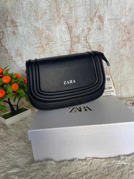 Sac en cuir noir Zara